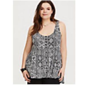 Torrid black and white sleeveless top